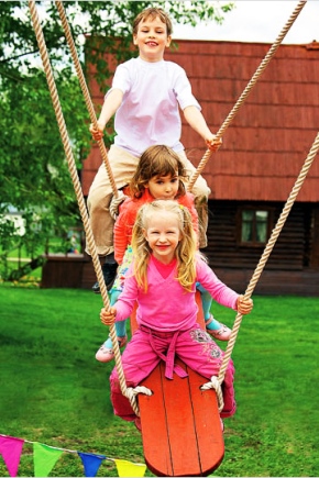  Children's wooden swing
