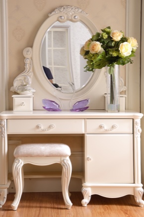  Omklädningsbord med spegel för sovrummet