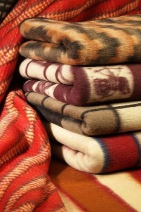  Wool blankets