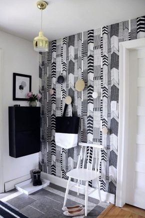 Design chodby v bytě s kombinovanou tapetou