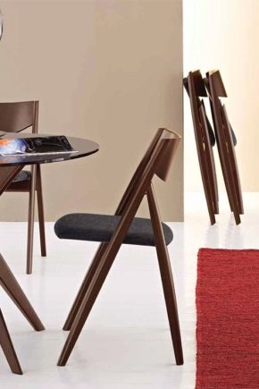 Saliekamo koka krēslu dizaina iezīmes