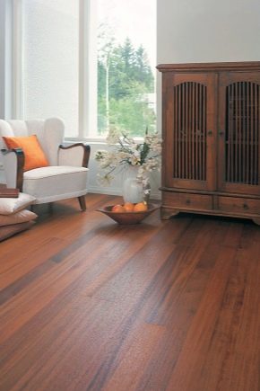  Laying laminate on wooden floor