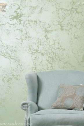  Decoratieve verf voor muren met zandeffect: kenmerken van gebruik