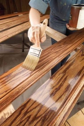  Jemnost výběru barvy pro dřevěný nábytek