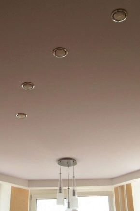  How to wash a dull stretch ceiling without streaks at home?