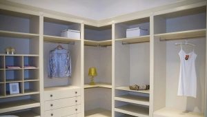  Möbler för garderobsrummet
