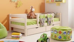  Baby bed with drawers