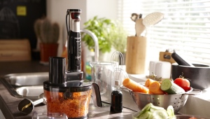  Which is better to choose a blender