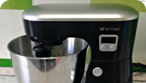  Kitfort-mixer