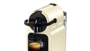  Machine à café à capsules De’Longhi Nespresso