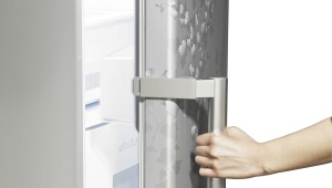  Refrigerator handles
