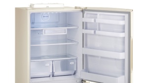  Réfrigérateurs à congélateur inférieur large