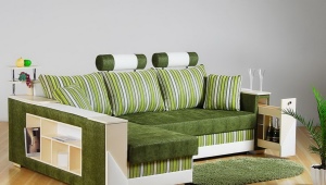  Γωνιακός καναπές με ράφι στη γωνία