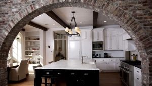  Arches to the kitchen instead of doors