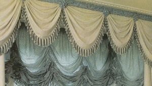  Austrian curtains