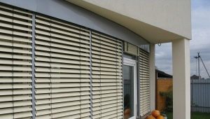  Outdoor blinds