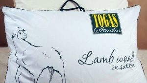  Togas pillows