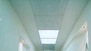  Design ceiling in the corridor