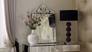  Small dressing tables in the interior of the bedroom