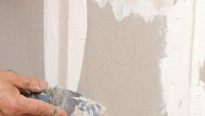  Muros de masilla para papel pintado: la elección del material, especialmente la aplicación