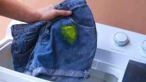  How to wash acrylic paint from clothes?