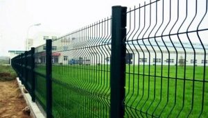  Kaynaklı örgü çitler: avantajları ve dezavantajları