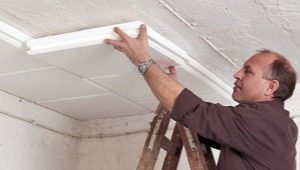  Painéis de isolamento acústico para o teto: tipos e características