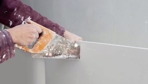  How and what is the right way to cut drywall?