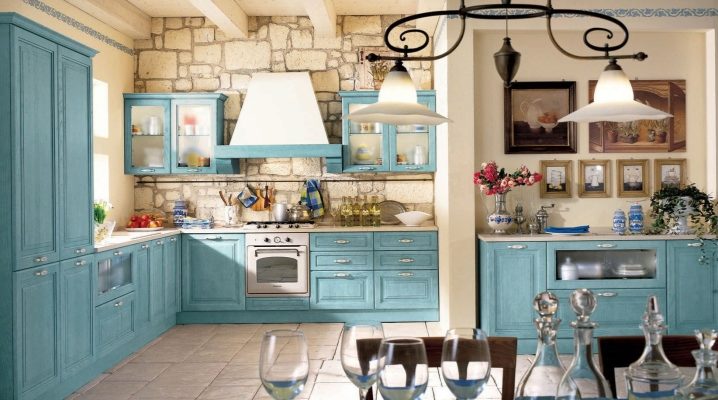  Đèn chùm trong nhà bếp theo phong cách Provence