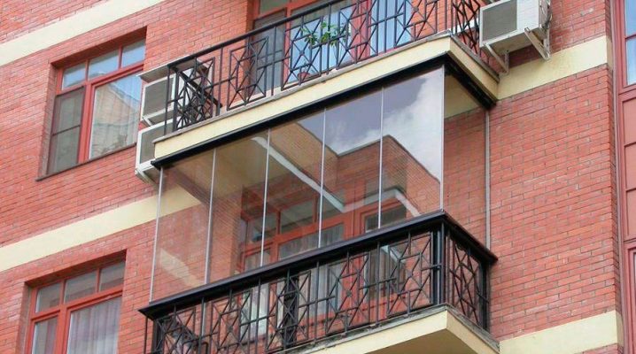 Balkoni kaca tanpa bingkai