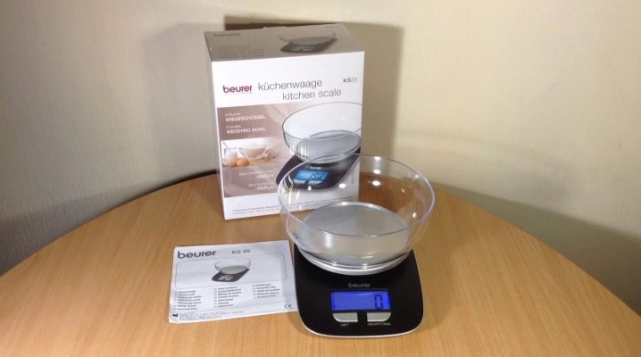  Kitchen scales with a bowl
