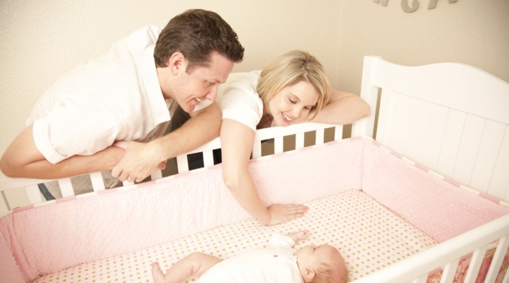  Tilam di dalam katil untuk bayi baru lahir