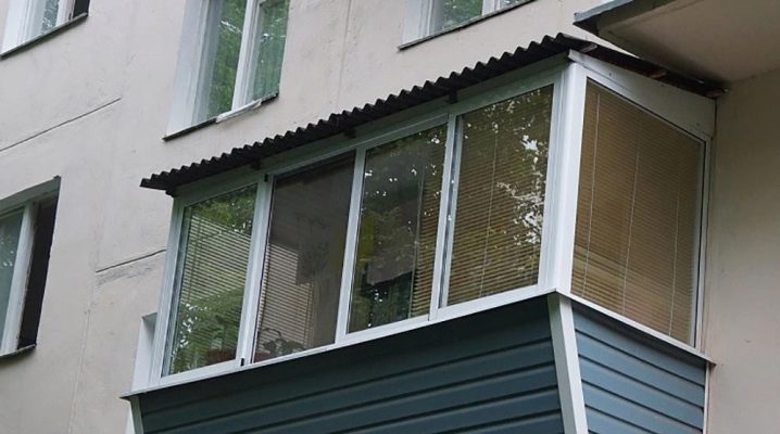  Vitrage d'un balcon avec réalisation