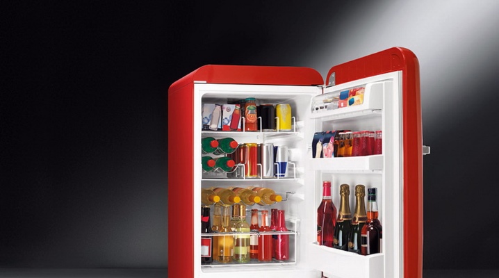  Small two-compartment refrigerator