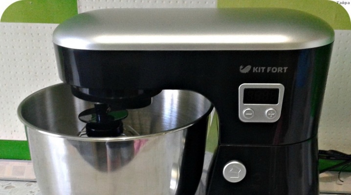  Kitfort-mixer