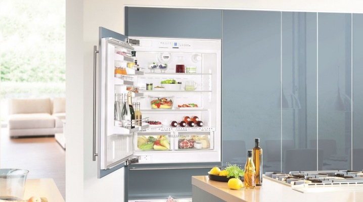  Вграден хладилник със система No Frost