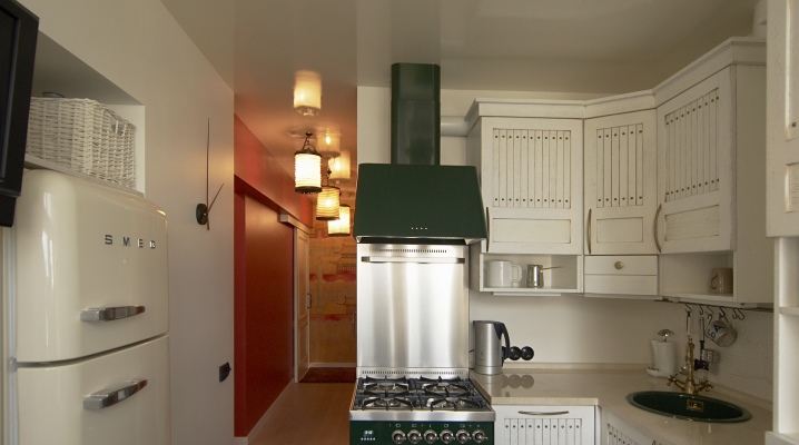  Design small kitchen area of ​​6 square. m with fridge
