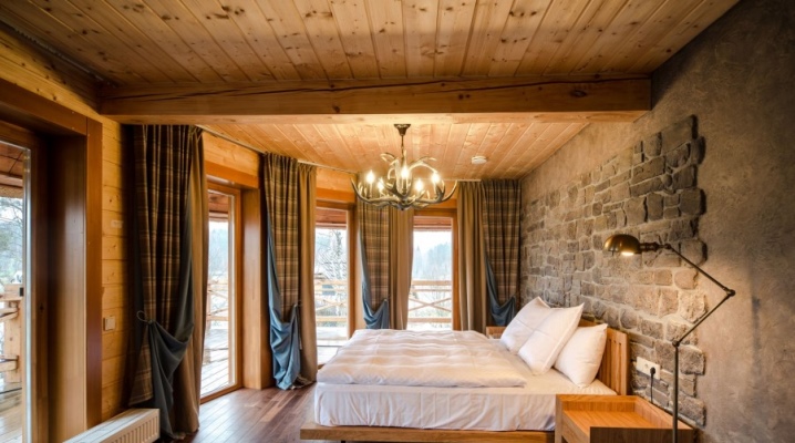 Chalet style bedroom