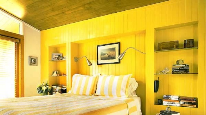  Camera galbenă