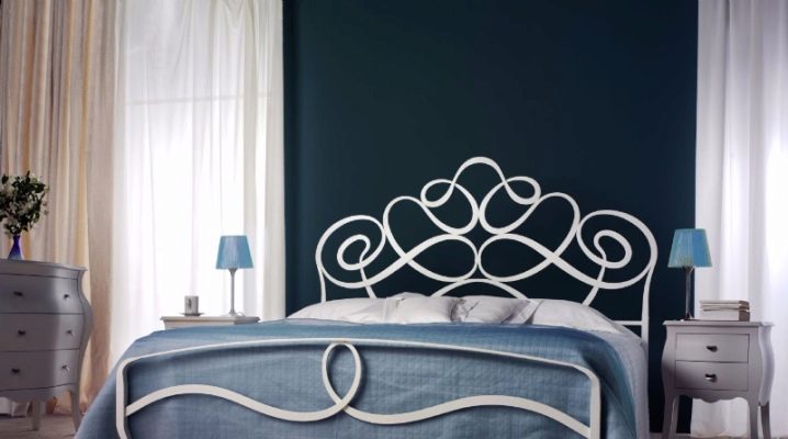  Wrought iron beds
