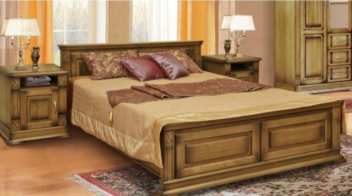  Κρεβάτια από μασίφ ξύλο