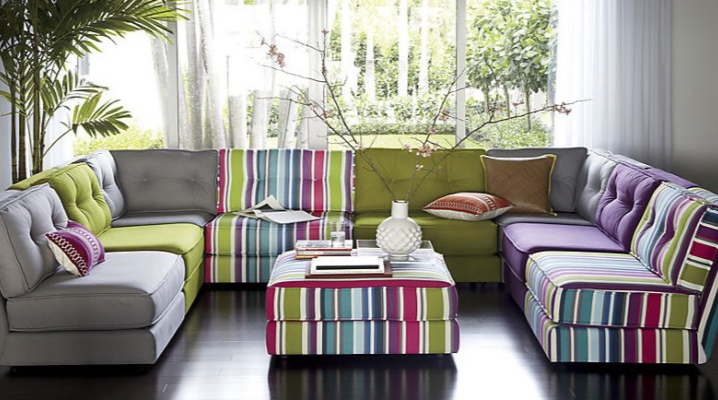  The colors and colors of the sofas