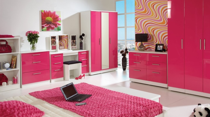  Pink bedroom