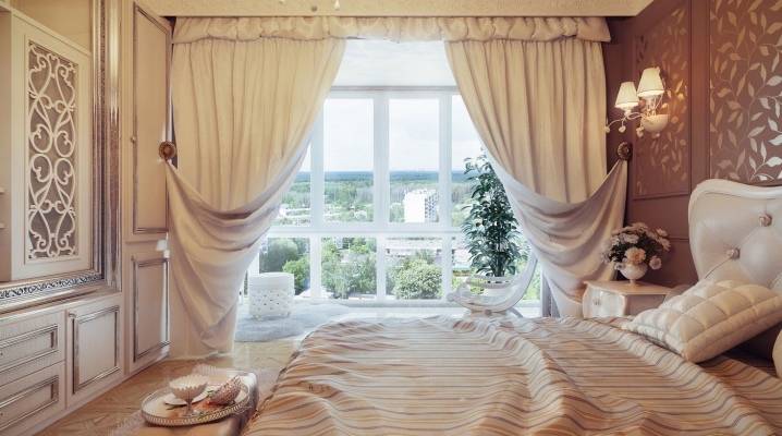  Curtains in the bedroom