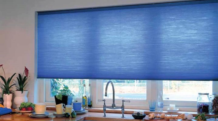  Roller blinds with guides