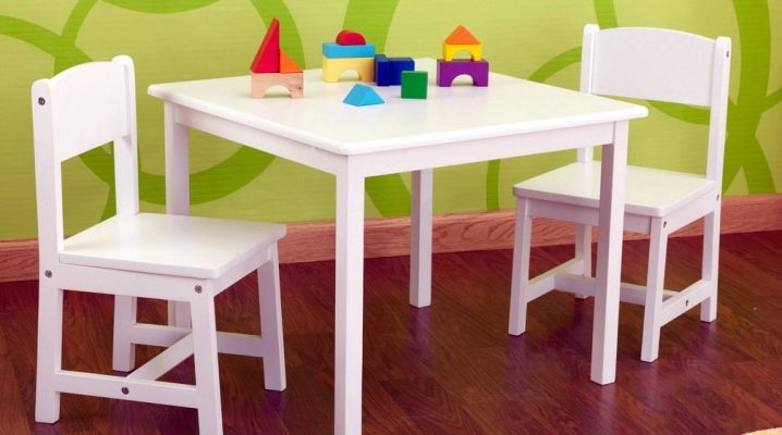  Wooden children's table: features of choice