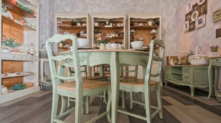  Provence stil bord och stolar