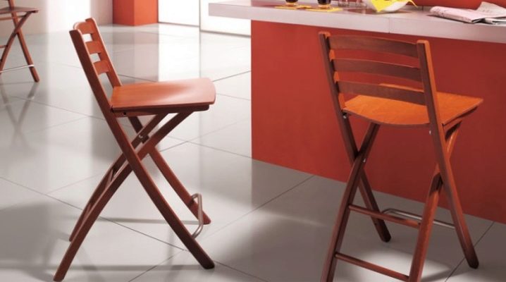 Folding bar stools - practical furniture in the apartment