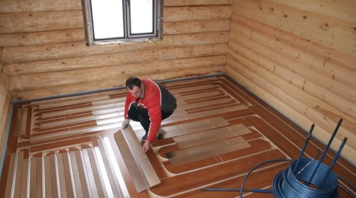  Tipuri de izolație pentru podea într-o casă din lemn