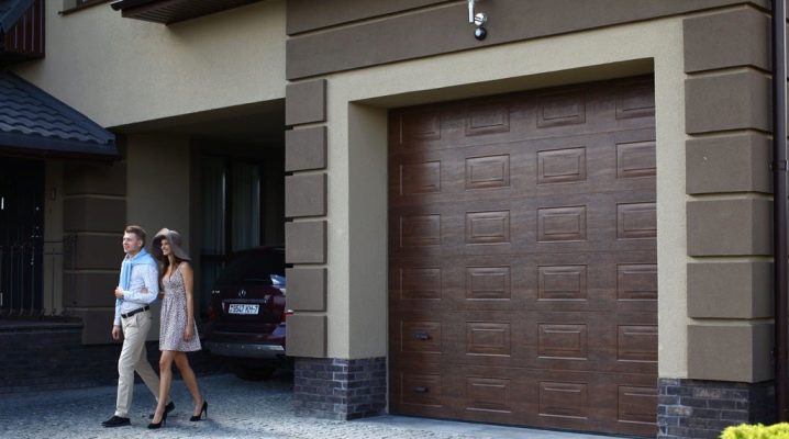  Automatic sectional doors: the pros and cons